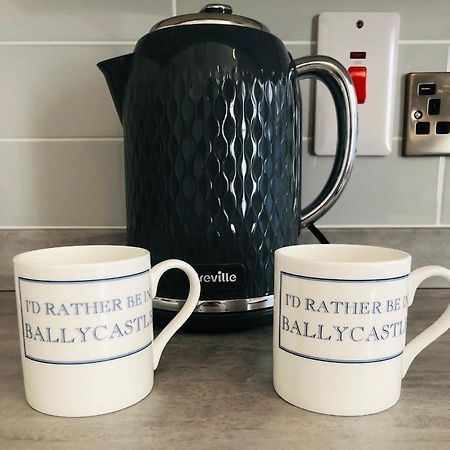 Ballycastle Town Centre Studio Apartment Екстер'єр фото